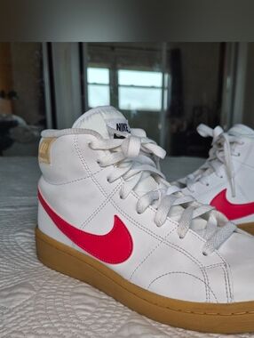 NIKE EUC 2021 Women’s Court Royale 2 Mid 'White Siren Red Gum' Size 8.5